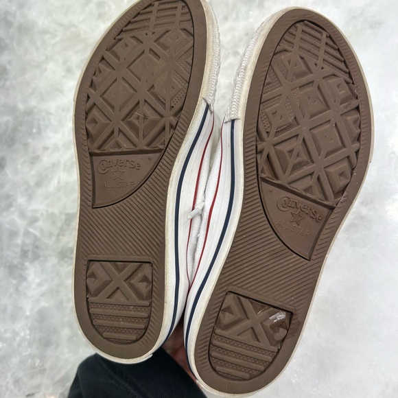 CONVERSE, Chuck Taylors, White, Kids, Size 1 - Picture 4 of 9